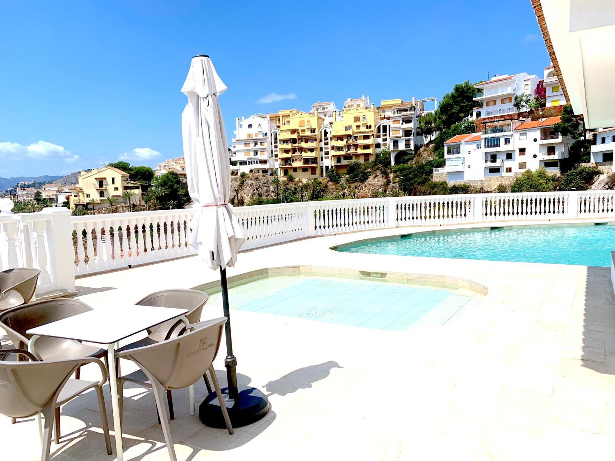Royal Beach - Appartment With Sea View & Terrace ファロ・デ・クリェラ エクステリア 写真