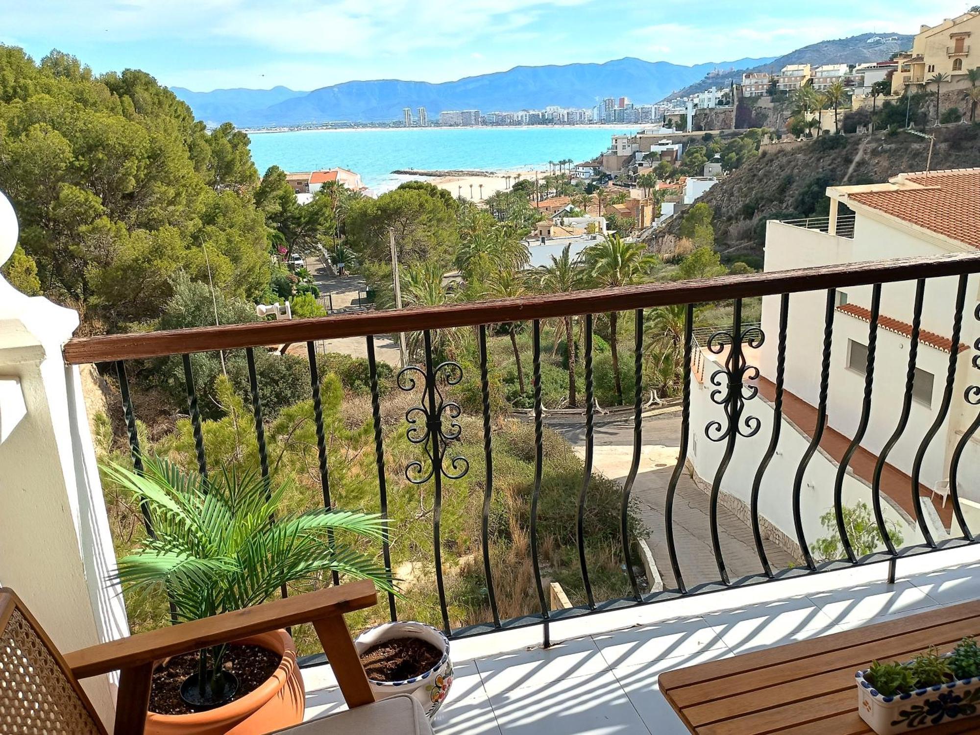 Royal Beach - Appartment With Sea View & Terrace ファロ・デ・クリェラ エクステリア 写真